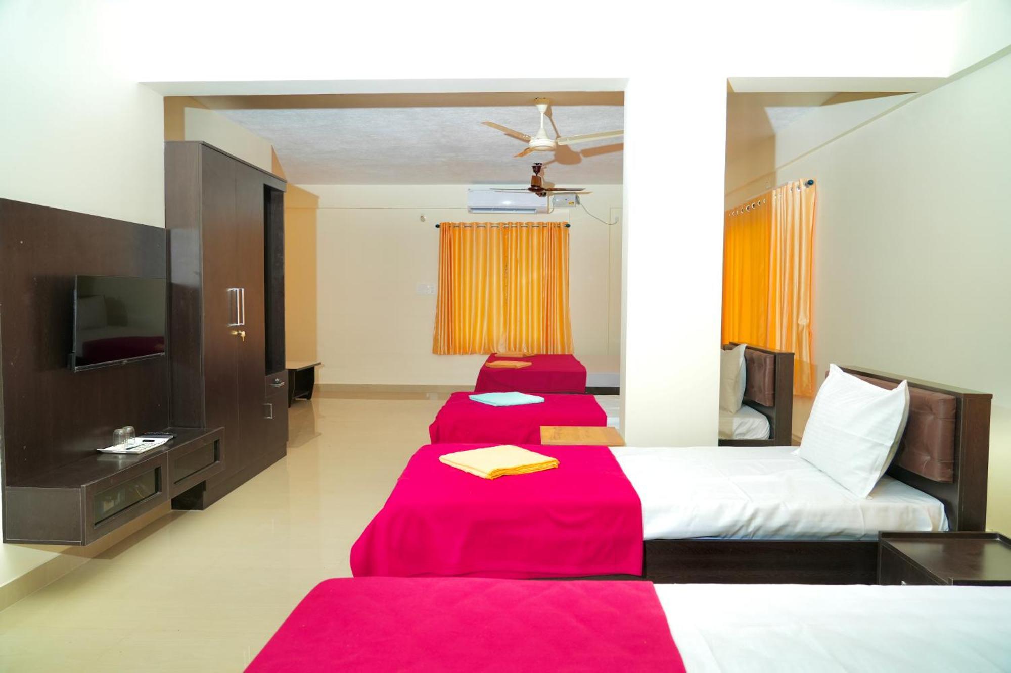 Shree Swarna Comforts Udupi Exterior photo